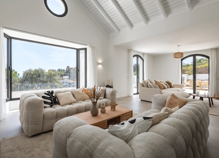 RENOVATED LUXURY VILLA WITH SEA VIEWS FOR SALE IN EL MADROÑAL