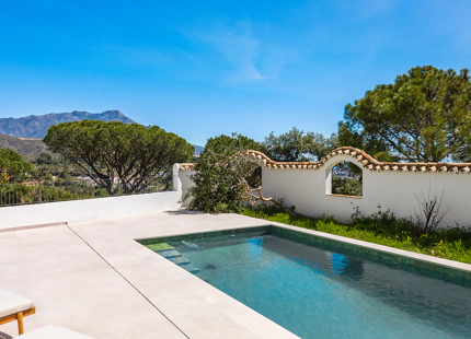 RENOVATED LUXURY VILLA WITH SEA VIEWS FOR SALE IN EL MADROÑAL