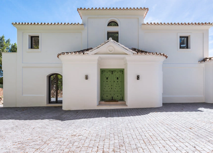RENOVATED LUXURY VILLA WITH SEA VIEWS FOR SALE IN EL MADROÑAL
