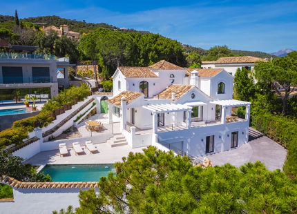 RENOVATED LUXURY VILLA WITH SEA VIEWS FOR SALE IN EL MADROÑAL