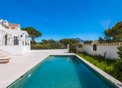 RENOVATED LUXURY VILLA WITH SEA VIEWS FOR SALE IN EL MADROÑAL