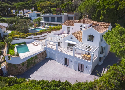 RENOVATED LUXURY VILLA WITH SEA VIEWS FOR SALE IN EL MADROÑAL