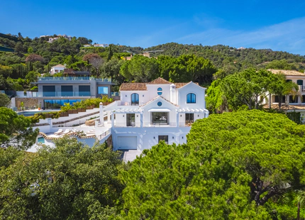 RENOVATED LUXURY VILLA WITH SEA VIEWS FOR SALE IN EL MADROÑAL