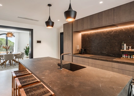 RENOVATED LUXURY VILLA WITH SEA VIEWS FOR SALE IN EL MADROÑAL