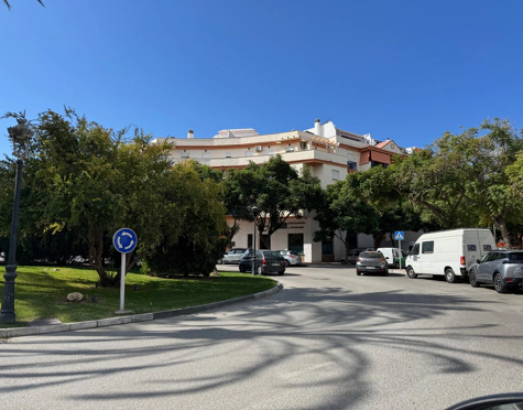 INVESTMENT OPPORTUNITY PENTHOUSE FOR SALE IN ESTEPONA CENTRE