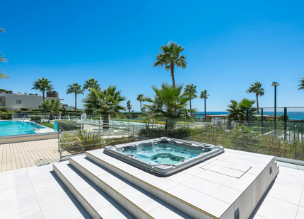 LUXURY MODERN APARTMENT WITH BREATHTAKING SEA VIEWS IN ESTEPONA