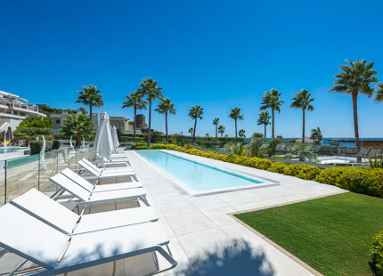 LUXURY MODERN APARTMENT WITH BREATHTAKING SEA VIEWS IN ESTEPONA