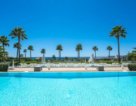 LUXURY MODERN APARTMENT WITH BREATHTAKING SEA VIEWS IN ESTEPONA