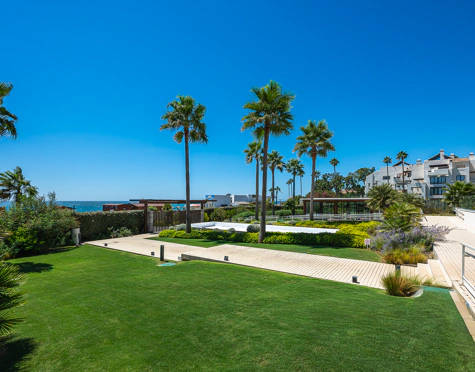 LUXURY MODERN APARTMENT WITH BREATHTAKING SEA VIEWS IN ESTEPONA