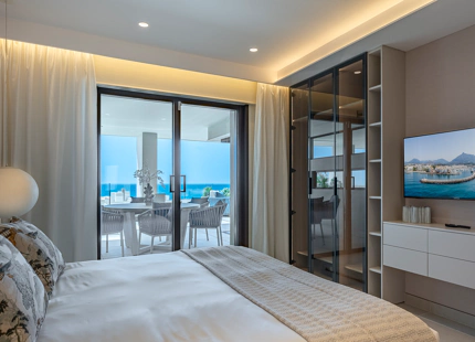 LUXURY MODERN APARTMENT WITH BREATHTAKING SEA VIEWS IN ESTEPONA