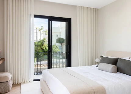 STUNNING 4-BEDROOM TOWNHOUSE WITH ROOFTOP TERRACE IN BENAHAVÍS