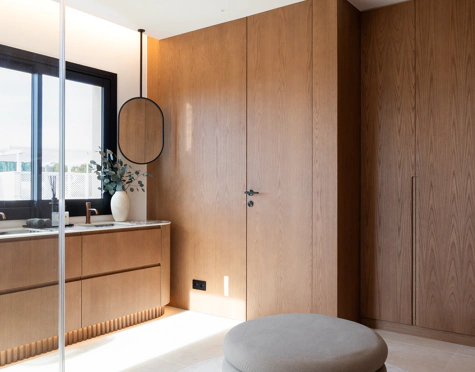 STUNNING 4-BEDROOM TOWNHOUSE WITH ROOFTOP TERRACE IN BENAHAVÍS