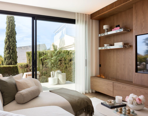 STUNNING 4-BEDROOM TOWNHOUSE WITH ROOFTOP TERRACE IN BENAHAVÍS