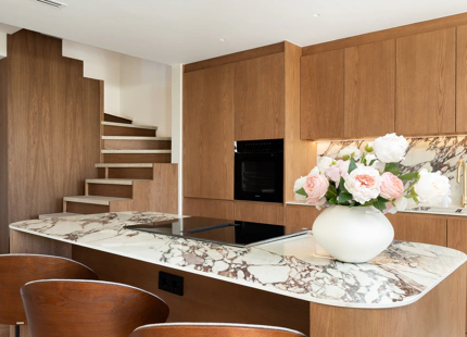 STUNNING 4-BEDROOM TOWNHOUSE WITH ROOFTOP TERRACE IN BENAHAVÍS