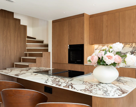 STUNNING 4-BEDROOM TOWNHOUSE WITH ROOFTOP TERRACE IN BENAHAVÍS
