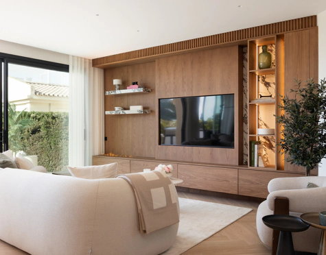 STUNNING 4-BEDROOM TOWNHOUSE WITH ROOFTOP TERRACE IN BENAHAVÍS