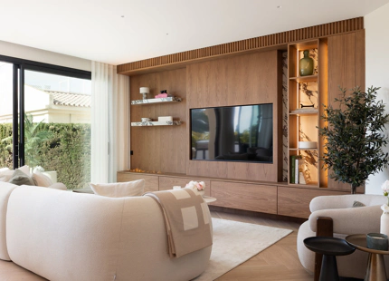 STUNNING 4-BEDROOM TOWNHOUSE WITH ROOFTOP TERRACE IN BENAHAVÍS