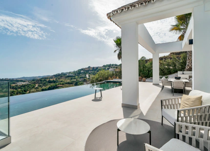 AN EXCEPTIONAL GEM – LUXURY VILLA IN BENAHAVÍS