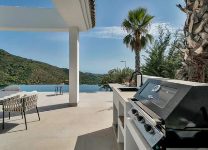 AN EXCEPTIONAL GEM – LUXURY VILLA IN BENAHAVÍS