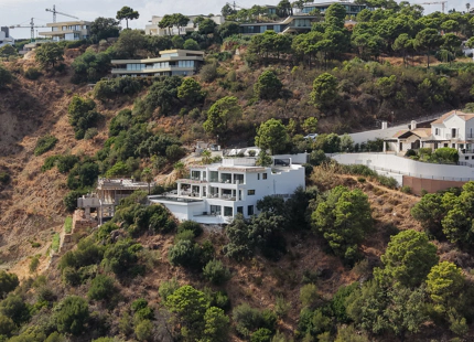 AN EXCEPTIONAL GEM – LUXURY VILLA IN BENAHAVÍS