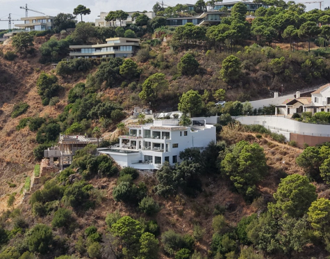 AN EXCEPTIONAL GEM – LUXURY VILLA IN BENAHAVÍS