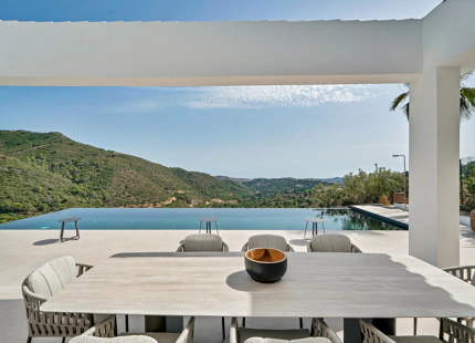 AN EXCEPTIONAL GEM – LUXURY VILLA IN BENAHAVÍS