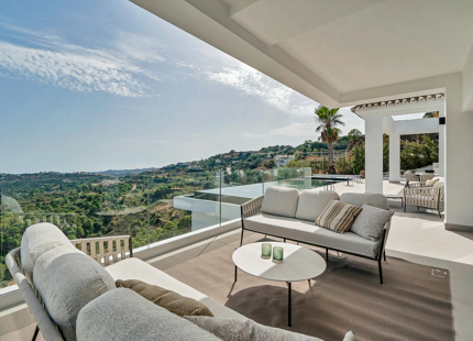 AN EXCEPTIONAL GEM – LUXURY VILLA IN BENAHAVÍS