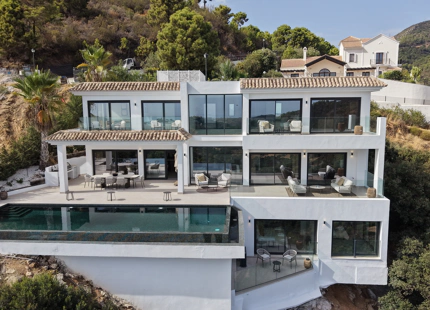 AN EXCEPTIONAL GEM – LUXURY VILLA IN BENAHAVÍS