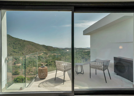 AN EXCEPTIONAL GEM – LUXURY VILLA IN BENAHAVÍS