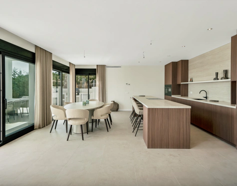 AN EXCEPTIONAL GEM – LUXURY VILLA IN BENAHAVÍS
