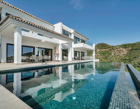 AN EXCEPTIONAL GEM – LUXURY VILLA IN BENAHAVÍS