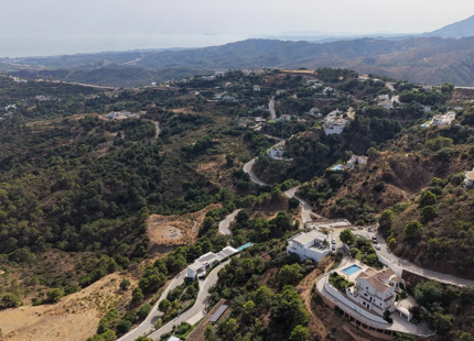 AN EXCEPTIONAL GEM – LUXURY VILLA IN BENAHAVÍS