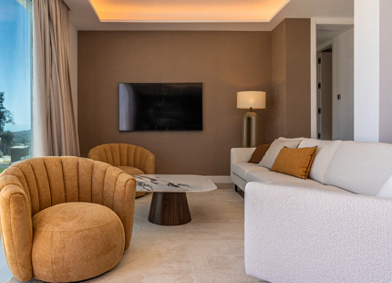 EXCEPTIONAL 5-BEDROOM VILLA WITH SEA AND GOLF VIEWS IN BENAHAVÍS