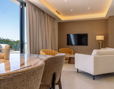 EXCEPTIONAL 5-BEDROOM VILLA WITH SEA AND GOLF VIEWS IN BENAHAVÍS