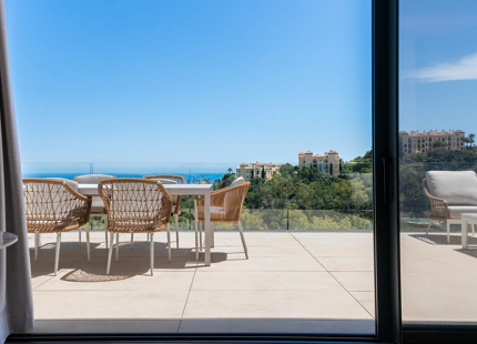 EXCEPTIONAL 5-BEDROOM VILLA WITH SEA AND GOLF VIEWS IN BENAHAVÍS
