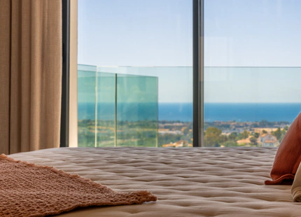 EXCEPTIONAL 5-BEDROOM VILLA WITH SEA AND GOLF VIEWS IN BENAHAVÍS