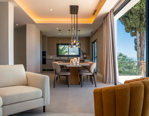 EXCEPTIONAL 5-BEDROOM VILLA WITH SEA AND GOLF VIEWS IN BENAHAVÍS