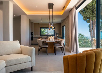 EXCEPTIONAL 5-BEDROOM VILLA WITH SEA AND GOLF VIEWS IN BENAHAVÍS