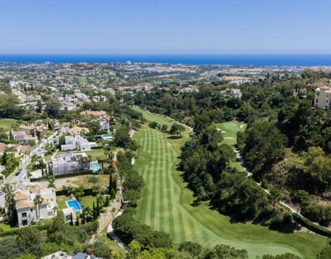 EXCEPTIONAL 5-BEDROOM VILLA WITH SEA AND GOLF VIEWS IN BENAHAVÍS