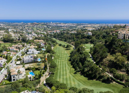 EXCEPTIONAL 5-BEDROOM VILLA WITH SEA AND GOLF VIEWS IN BENAHAVÍS