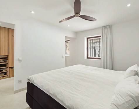 BEAUTIFULLY RENOVATED TOWNHOUSE WITH ROOFTOP TERRACE IN ESTEPONA OLD TOWN