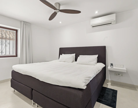BEAUTIFULLY RENOVATED TOWNHOUSE WITH ROOFTOP TERRACE IN ESTEPONA OLD TOWN