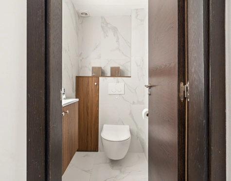 BEAUTIFULLY RENOVATED TOWNHOUSE WITH ROOFTOP TERRACE IN ESTEPONA OLD TOWN