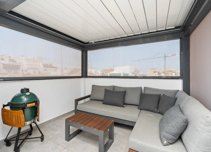 BEAUTIFULLY RENOVATED TOWNHOUSE WITH ROOFTOP TERRACE IN ESTEPONA OLD TOWN