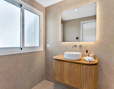 NEWLY BUILT TOWNHOUSE WITH PRIVATE POOL IN MARBELLA