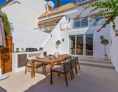 NEWLY BUILT TOWNHOUSE WITH PRIVATE POOL IN MARBELLA
