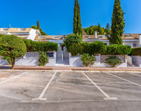 NEWLY BUILT TOWNHOUSE WITH PRIVATE POOL IN MARBELLA