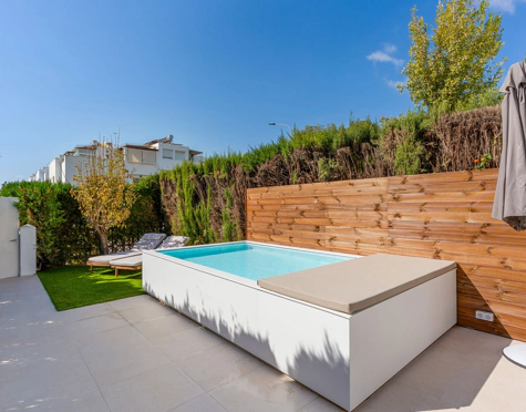 NEWLY BUILT TOWNHOUSE WITH PRIVATE POOL IN MARBELLA