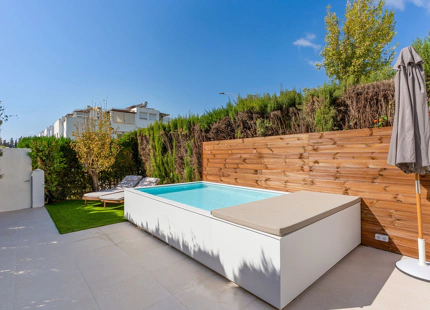 NEWLY BUILT TOWNHOUSE WITH PRIVATE POOL IN MARBELLA