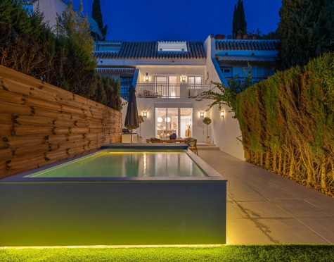 NEWLY BUILT TOWNHOUSE WITH PRIVATE POOL IN MARBELLA